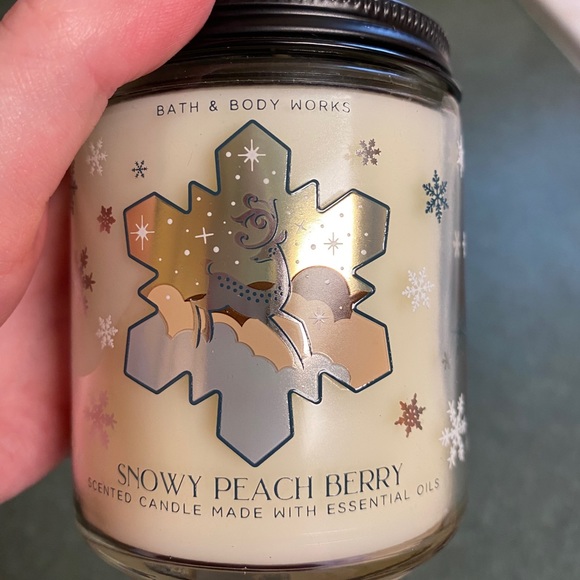 Snowy peach berry 1 wick